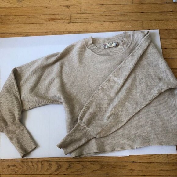 Dolman Sleeved Cropped Sweater - Picture 4 of 4